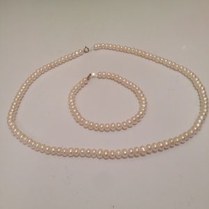 Genuine freshwater cultured pearls set!
